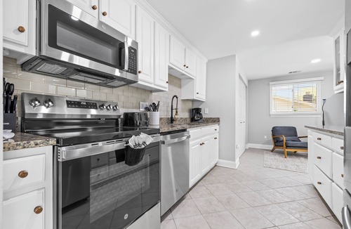 Charlotte House | Beautiful 3BDR Home in Charlotte/w Backyard