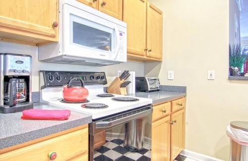 Wilmington Historic District House | Beautiful 3BR Historic Downtown - Sleeps 7 - Pets Welcome - Walk to the River!
