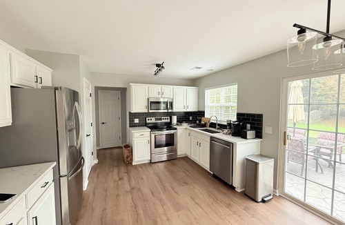 Provincetowne House | Beautiful 3BR Retreat in the Heart of Ballantyne – Near Uptown & CLT Airport