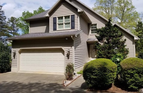 Littleton House | Beautiful 5 bedroom, 3.5 bath home on a quiet cove on Lake Gaston