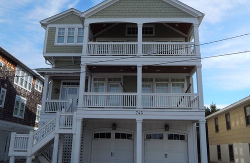 South End House | Beautiful 5 bedroom sound side home on the south end