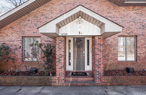 Steele Creek House | Beautiful and Serene 7BR Oasis with Private Pond