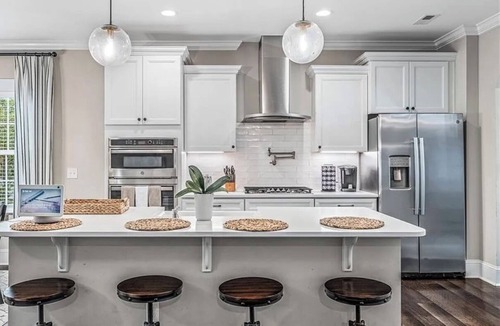 Lewisville House | Beautiful and stunning house with pool and Jacuzzi, area very peaceful