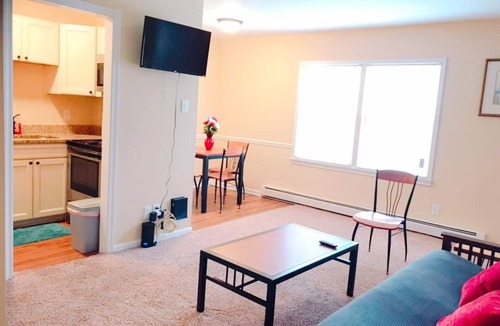 Downtown Greensboro Apartment | Beautiful apartment in Historic Downtown Location