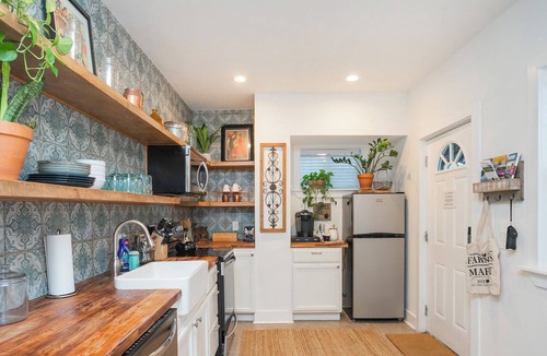 Woodbine House | Beautiful Basement Home Downtown Nashville area