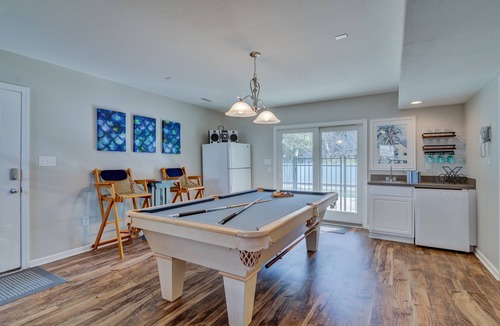 Ocean Sands House | Beautiful Beachy Home. Short Walk to Beach. Pool, Hot Tub, Pool Table.
