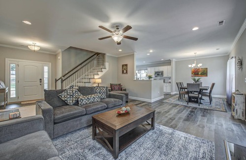 Belmont House | Beautiful Belmont - 4 Bedroom House on Large Fully Fenced Lot