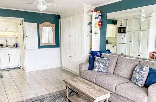 Atlantic Beach Apartment | Beautiful Bogue Shores 1st Floor Studio with Beach & Sound Access
