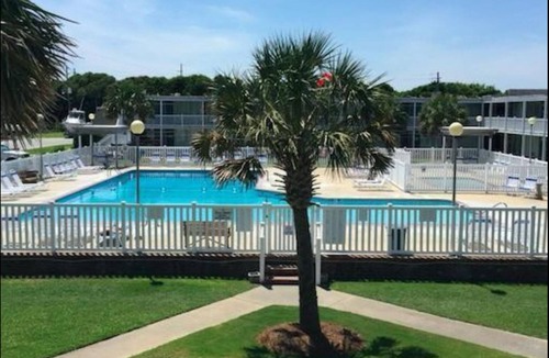 Atlantic Beach Apartment | Beautiful Bogue Shores 1st Floor Studio with Beach & Sound Access