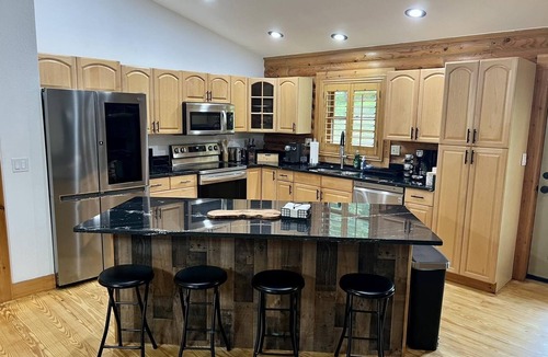 Vein Mountain Cabin | Beautiful Cabin few minutes away from Lake Lure and Chimney Rock