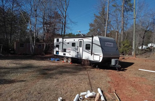 Rutherfordton RV Rental | Beautiful Camper on quiet lot in the foothills of Western NC