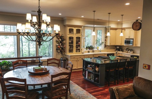 Dixie - Berryhill House | Beautiful Charlotte Lake Wylie Waterfront Bungalow
