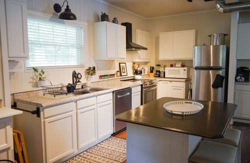 Fairview Cottage | Beautiful Cozy Immaculate cottage