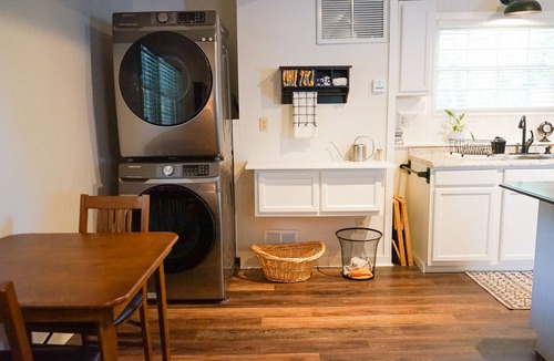 Fairview Cottage | Beautiful Cozy Immaculate cottage