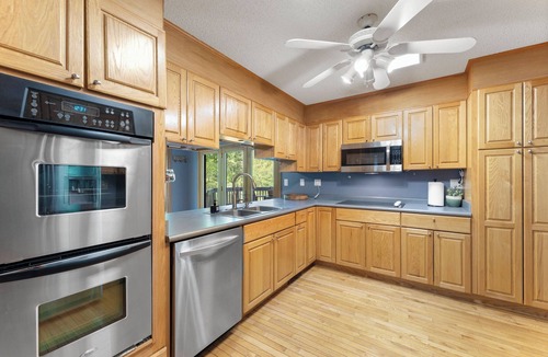 Candler House | Beautiful creek side mountain home. 10 Min to Downtown!