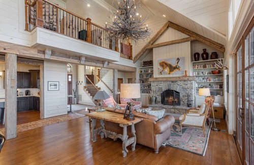 Glenville House | Beautiful custom home in Chinquapin