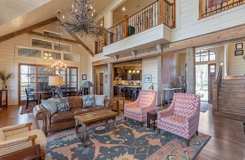 Glenville House | Beautiful custom home in Chinquapin