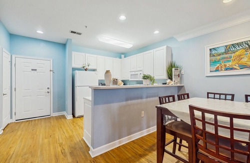 Calabash Condo | Beautiful dog-friendly coastal condo close to golf courses and beach attractions