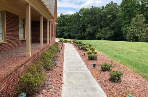 Whitsett House | Beautiful Executive Home Minutes away from Greensboro, Highpoint, Burlington