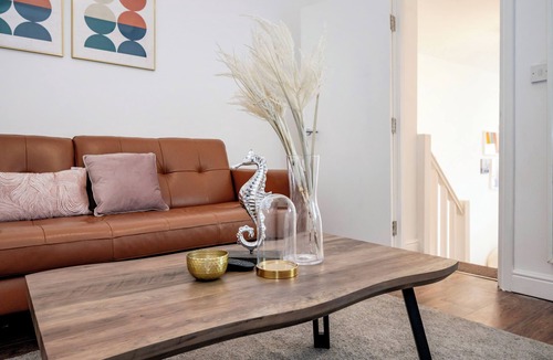 Ferndale Apartment | Beautiful Flat Near the Center 11 min