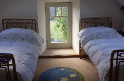 Morpeth Cottage | Beautiful Grade 2 Stone Built Cottage on farm in central position