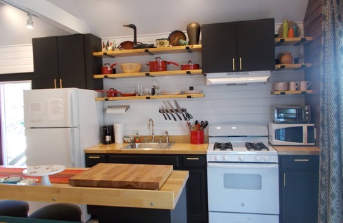 Ocracoke Apartment | Beautiful, Historic and Private Retreat for Couples-limit 2 people
