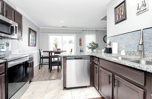 Steele Creek House | Beautiful home near Lake