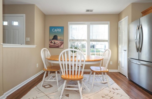 East Forest House | Beautiful Home Near Uptown and South Park Mall