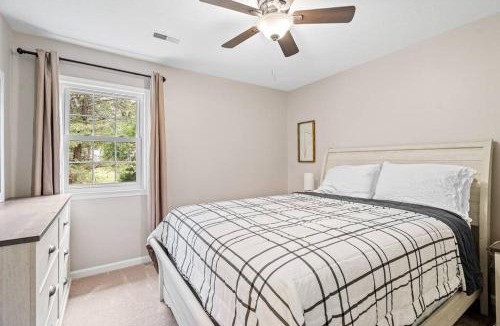 Elon College House | Beautiful Home Walking Distance to Elon University