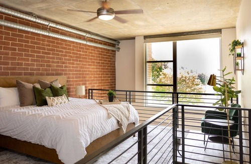 Third Ward Condo | Beautiful King Bed Loft in Downtown CLT w/ Free Wi-Fi & Parking
