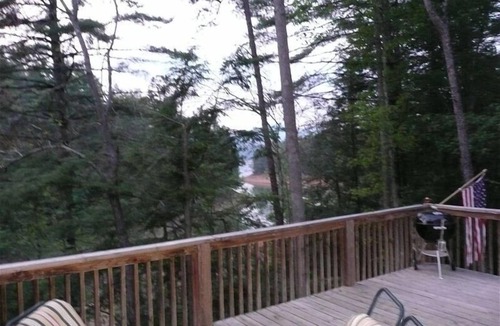 Unaka House | Beautiful Lake House on Lake Hiwassee in Bear Paw with Dock and majestic views