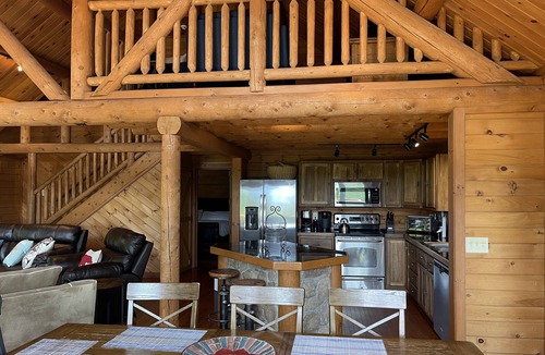 Lake Lure Cabin | 💖 Beautiful Lake Lure Log Cabin Home Amazing Mountain Views Fun Game Room 💖