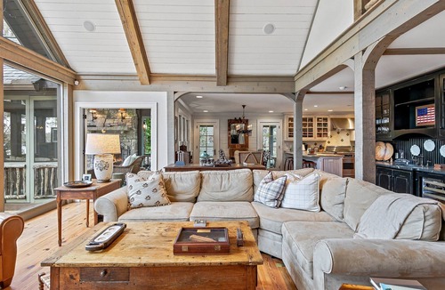 Lake Toxaway House | Beautiful lakefront home nestled into a cove