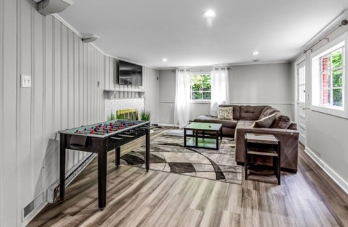 Winston - Salem House | Beautiful Large Home, Great 4 Kids. 2x Living Room