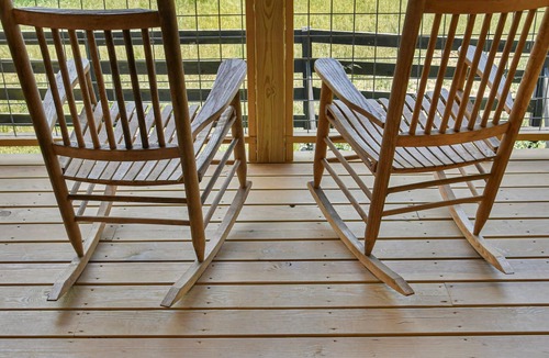 Hendersonville Cabin | Beautiful Log Cabin on Horse Farm The Holy Cow