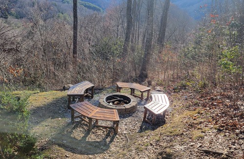 Maggie Valley Cabin | Beautiful Log Cabin with Panoramic Views