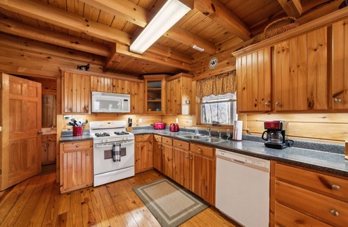 Lake Lure Cabin | Beautiful Log Cabin In the Lake Lure~ close to Mirror Lake ~ WiFi