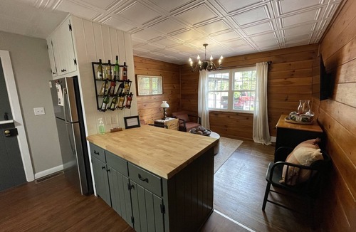 Waynesville House | Beautiful Mid-Century Modern Home in Downtown Waynesville