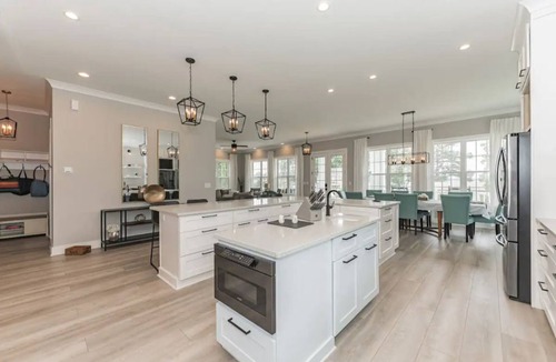 Mayhew House | Beautiful Modern Lake Home in Mooresville NC