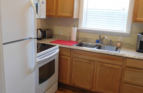 Hendersonville Cottage | Beautiful Mountain Getaway - All Four Breathtaking Seasons!