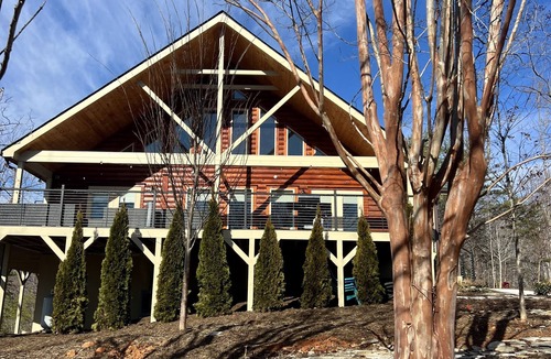 Lake Lure House | Beautiful NEW 5 bedroom Log cabin with PRIVATE HOT TUB overlooking Lake Lure