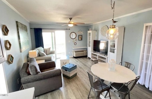 Sneads Ferry Condo | Beautiful Ocean Front Retreat