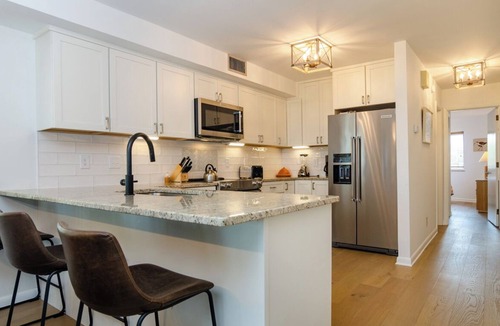 South End House | Beautiful ocean front duplex with private ground floor apartment