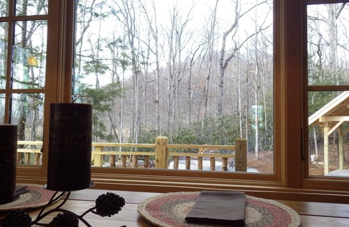 Hendersonville Cabin | BEAUTIFUL & PEACEFUL LOG CABIN FIREPLACE, FIRE-PIT & HOT TUB
