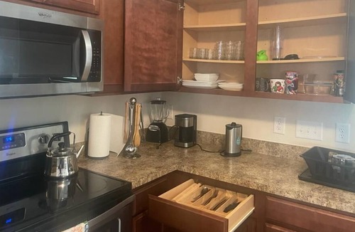 Burlington House | Beautiful Peaceful Home Close to Elon University