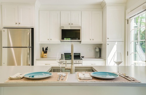Raleigh Cottage | Beautiful Raleigh Cottage Rental: 5 Mi to Downtown