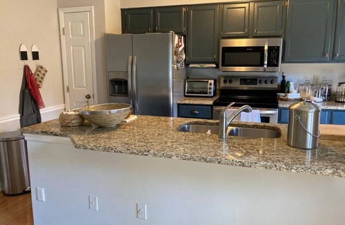 North Raleigh House | Beautiful Raleigh Townhouse for up to 6 month rental or shorter stays