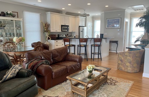 Atlantic Beach House | Beautiful Retreat with Ocean & Sound Views