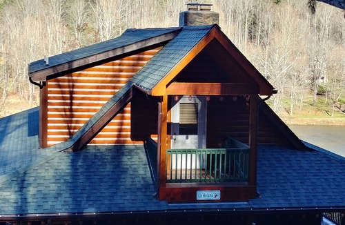 Piney Creek Cabin | Beautiful River Front Cabin-Piney Creek, NC