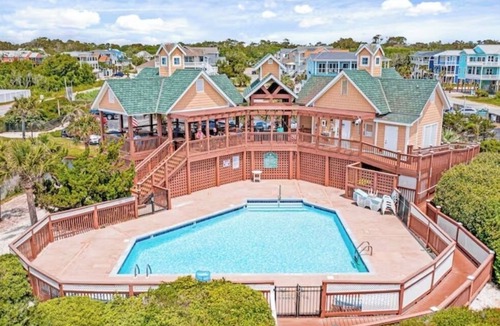 St. James Condo | Beautiful Southport, Golf Frontage & Oak Island Beach club .New Quartz counters